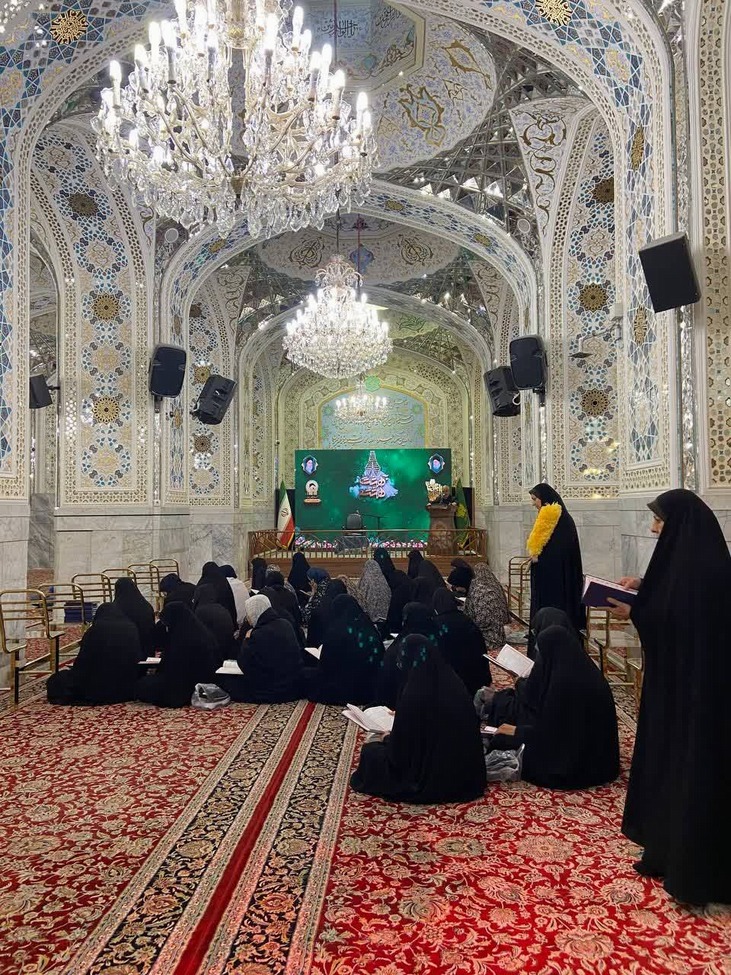 حضور دانشجويان در صحن وسراي رضوي